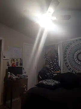 bootiebby online show from April 17, 6:55 pm