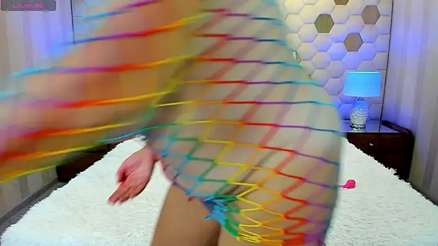 XLindaMilfX online show from October 12, 8:10 pm