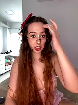 tsuki chan on online show from December 16, 3:16 pm