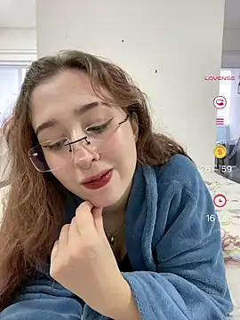 tsuki chan on online show from June 20, 5:18 pm