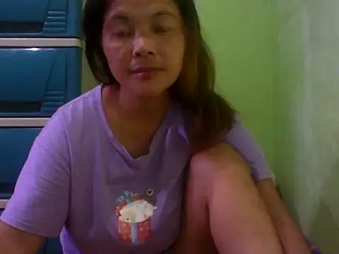 Snapshot of big_tits24 chatting on November 3, 11:30 pm big tits24 online show from November 3, 11:30 pm