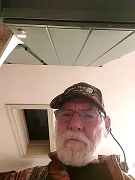 Snapshot of CDforU chatting on October 28, 8:57 am CDforU online show from October 28, 8:57 am