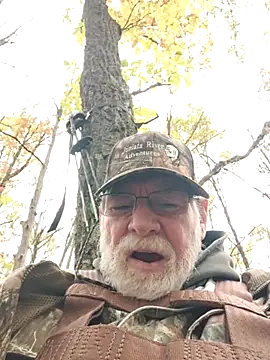 Snapshot of CDforU chatting on October 25, 7:36 pm CDforU online show from October 25, 7:36 pm