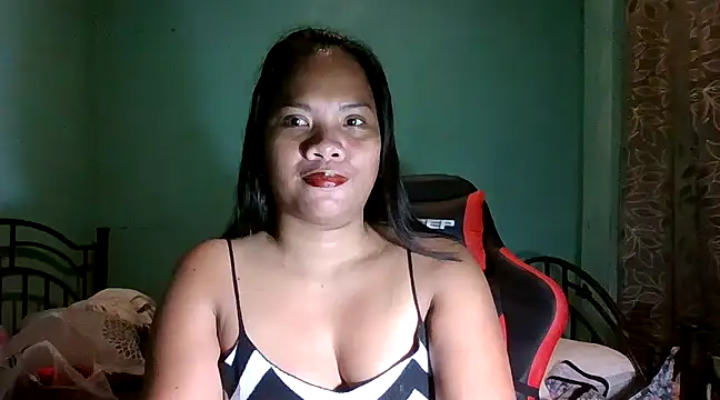Snapshot of lexilicious_69 chatting on February 8, 10:29 am lexilicious 69 online show from February 8, 10:29 am
