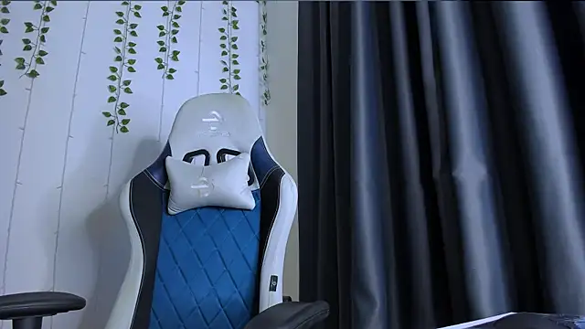 KarlaSim online show from February 16, 8:46 am