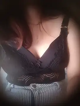 Snapshot of kitty_222 chatting on July 16, 7:27 am kitty 222 online show from July 16, 7:27 am