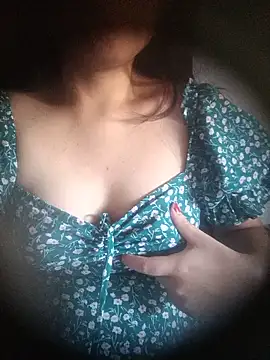 Snapshot of kitty_222 chatting on August 5, 6:51 am kitty 222 online show from August 5, 6:51 am