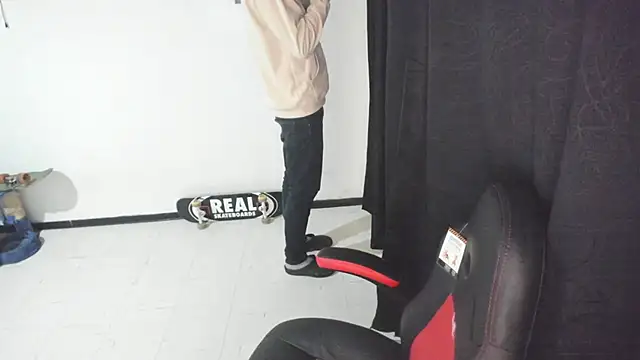 Snapshot of Jeff_Walton@xh chatting on December 13, 8:04 pm Jeff Waltonxh online show from December 13, 8:04 pm