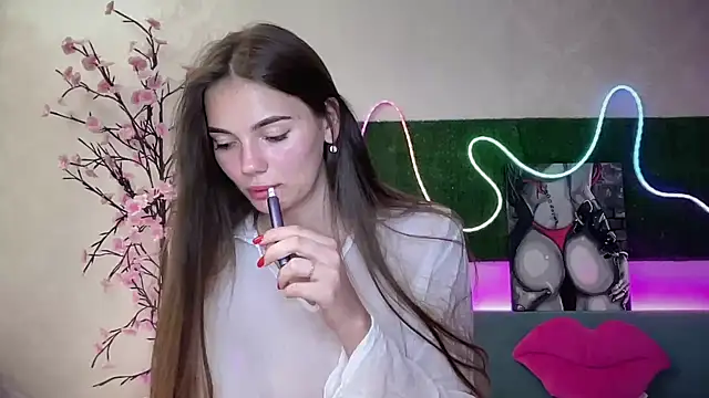Snapshot of Miracle_angel_ chatting on June 8, 6:41 pm Miracle angel online show from June 8, 6:41 pm