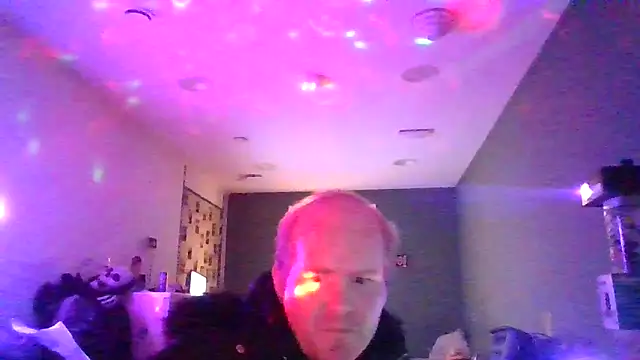 Snapshot of Janssen88 chatting on March 28, 9:05 pm Janssen88 online show from March 28, 9:05 pm