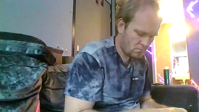 Snapshot of Janssen88 chatting on June 9, 2:40 pm Janssen88 online show from June 9, 2:40 pm