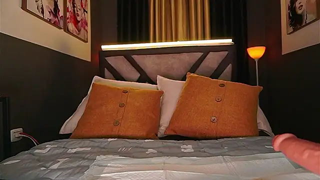 Emilyjhonson 01 online show from March 23, 1:11 pm