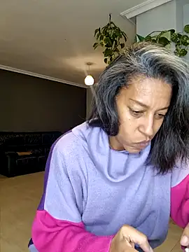 Snapshot of Goldenlace chatting on December 18, 6:01 pm Goldenlace online show from December 18, 6:01 pm