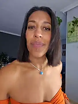 Snapshot of Goldenlace chatting on March 18, 4:39 pm Goldenlace online show from March 18, 4:39 pm