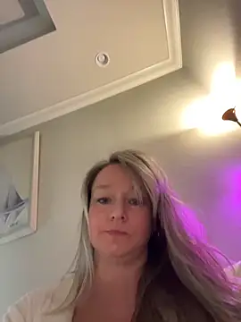 Vivian MayXxX online show from March 17, 11:19 pm