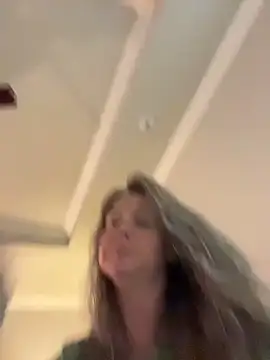 Snapshot of Vivian_MayXxX chatting on November 22, 10:41 pm Vivian MayXxX online show from November 22, 10:41 pm