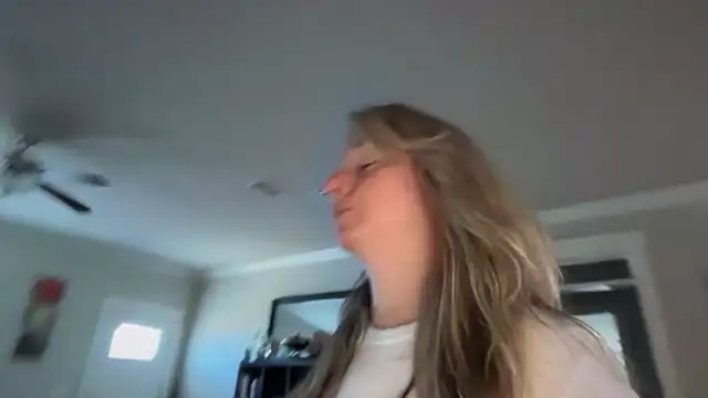 Vivian MayXxX online show from March 27, 5:03 pm