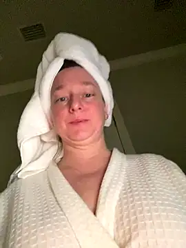 Snapshot of Vivian_MayXxX chatting on October 22, 3:22 pm Vivian MayXxX online show from October 22, 3:22 pm