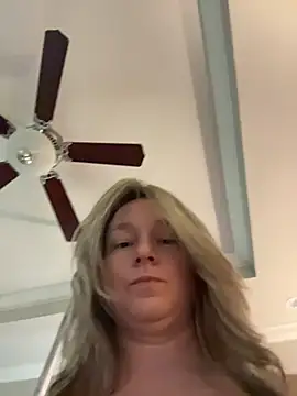 Vivian MayXxX online show from April 22, 10:49 pm