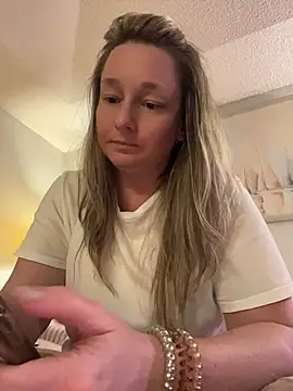 Vivian MayXxX online show from July 15, 12:17 am