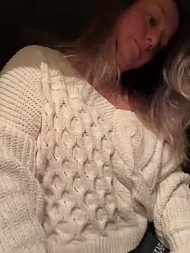 Snapshot of Vivian_MayXxX chatting on January 24, 11:02 pm Vivian MayXxX online show from January 24, 11:02 pm