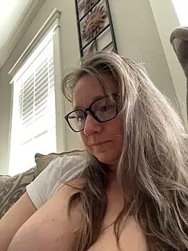 Vivian MayXxX online show from March 13, 10:04 pm