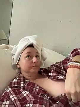 Snapshot of Vivian_MayXxX chatting on November 16, 6:01 pm Vivian MayXxX online show from November 16, 6:01 pm