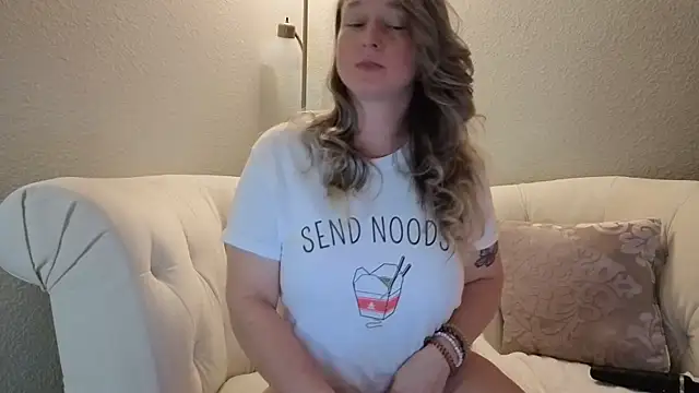 Snapshot of Vivian_MayXxX chatting on November 5, 11:19 pm Vivian MayXxX online show from November 5, 11:19 pm