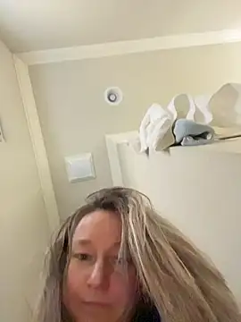 Snapshot of Vivian_MayXxX chatting on November 23, 7:57 pm Vivian MayXxX online show from November 23, 7:57 pm