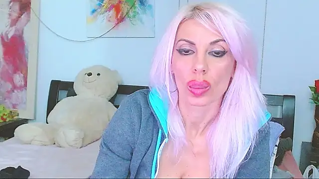 HoneyLara online show from December 3, 8:52 pm