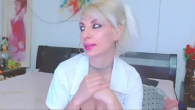 HoneyLara online show from June 1, 7:57 pm