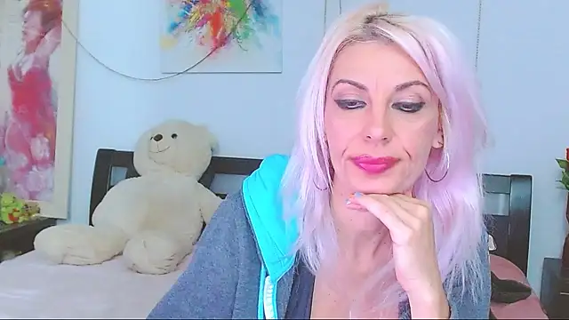 HoneyLara online show from December 1, 11:27 pm