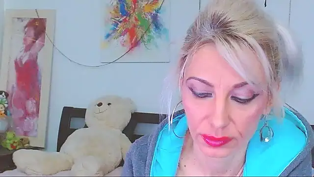 HoneyLara online show from January 15, 1:53 am