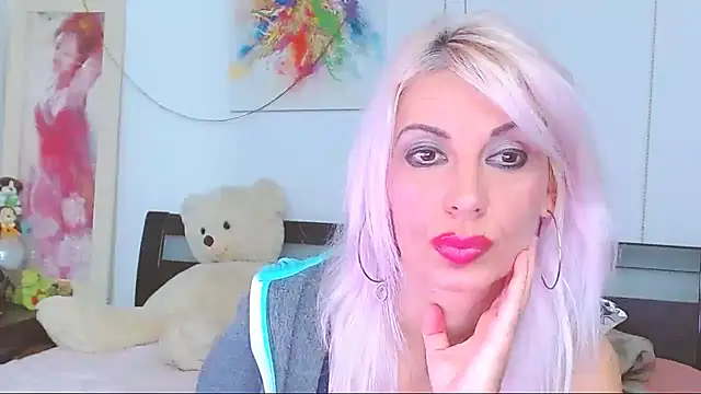 HoneyLara online show from October 24, 8:41 pm