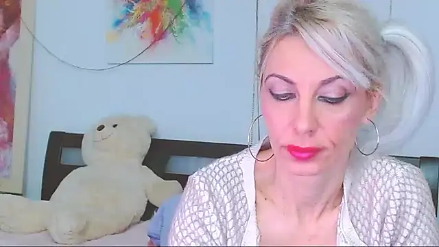 HoneyLara online show from January 10, 11:44 pm