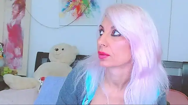 HoneyLara online show from November 29, 8:09 pm