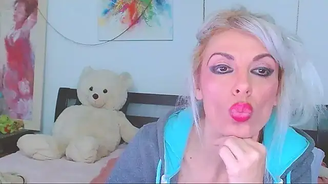 HoneyLara online show from March 5, 9:22 pm