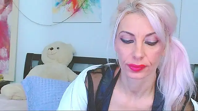 HoneyLara online show from December 2, 6:53 pm