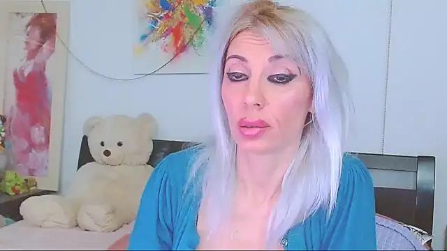 HoneyLara online show from March 24, 9:59 pm