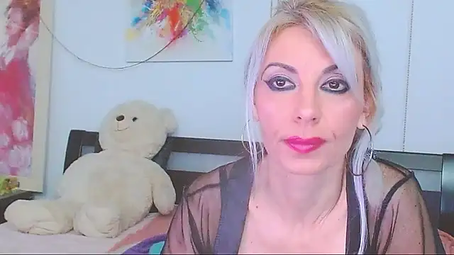 HoneyLara online show from March 28, 9:27 pm