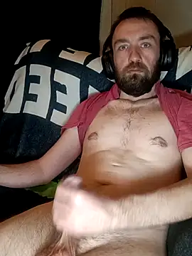 Snapshot of ShadowyTube chatting on February 6, 6:31 am ShadowyTube online show from February 6, 6:31 am