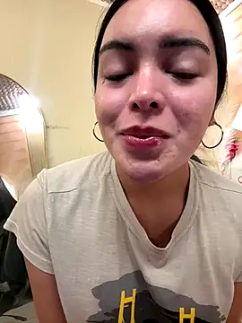 HotstuffCherrySummer online show from November 30, 8:37 am