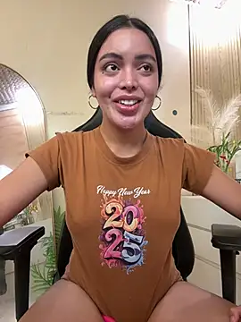 HotstuffCherrySummer online show from April 12, 11:02 am