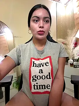 HotstuffCherrySummer online show from November 26, 7:41 am