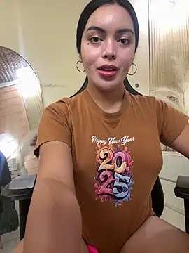 HotstuffCherrySummer online show from December 4, 8:13 am