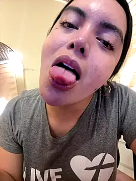 HotstuffCherrySummer online show from October 22, 7:08 am