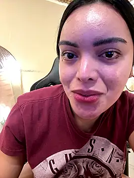 HotstuffCherrySummer online show from January 9, 10:11 am