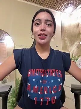 HotstuffCherrySummer online show from April 17, 11:02 am