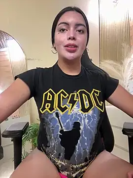 HotstuffCherrySummer online show from November 16, 8:30 am