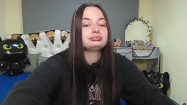 Snapshot of MilanaPrice chatting on November 2, 8:08 am MilanaPrice online show from November 2, 8:08 am